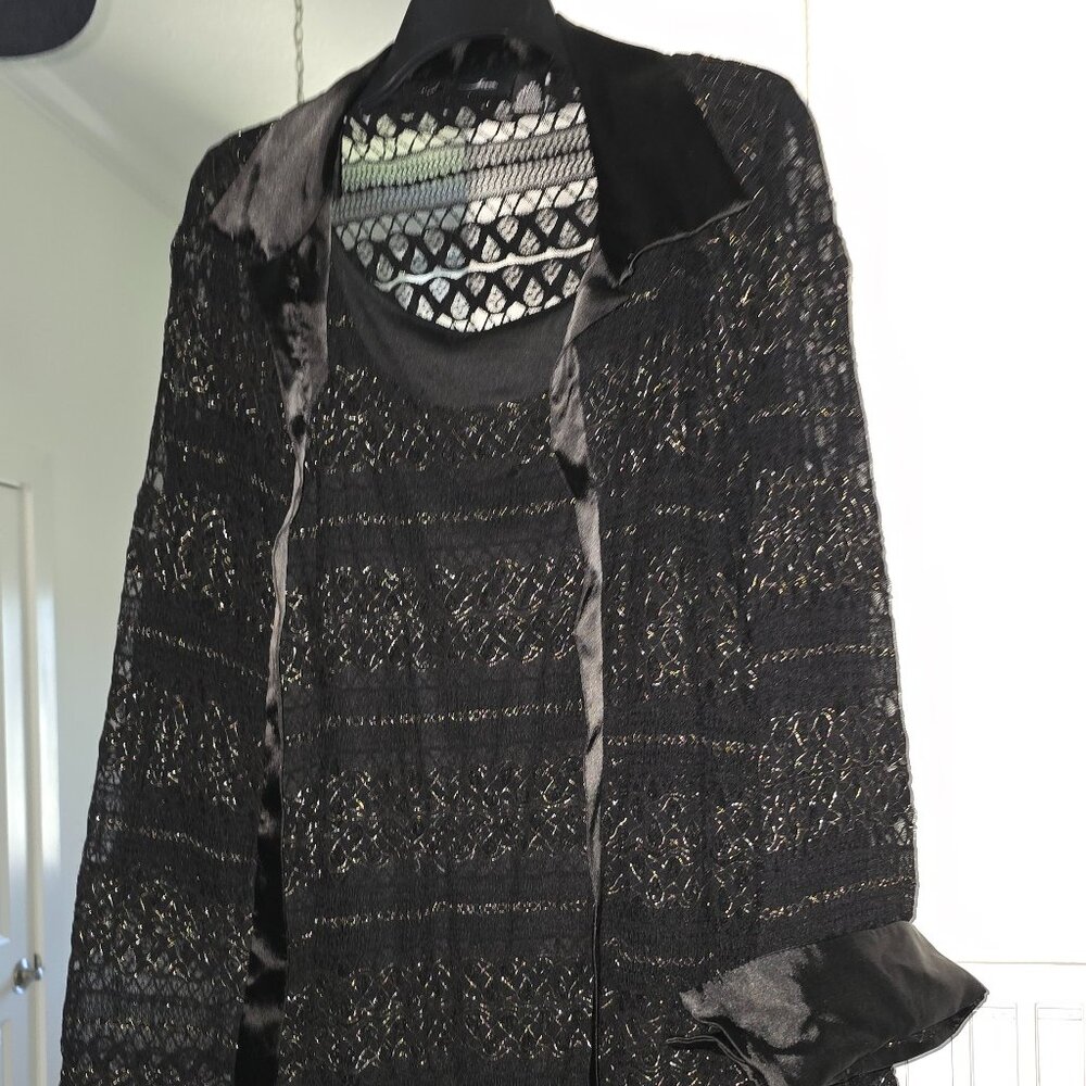 Elegant Black Lace Java Woman’s Top – Size 4X, Gently Worn